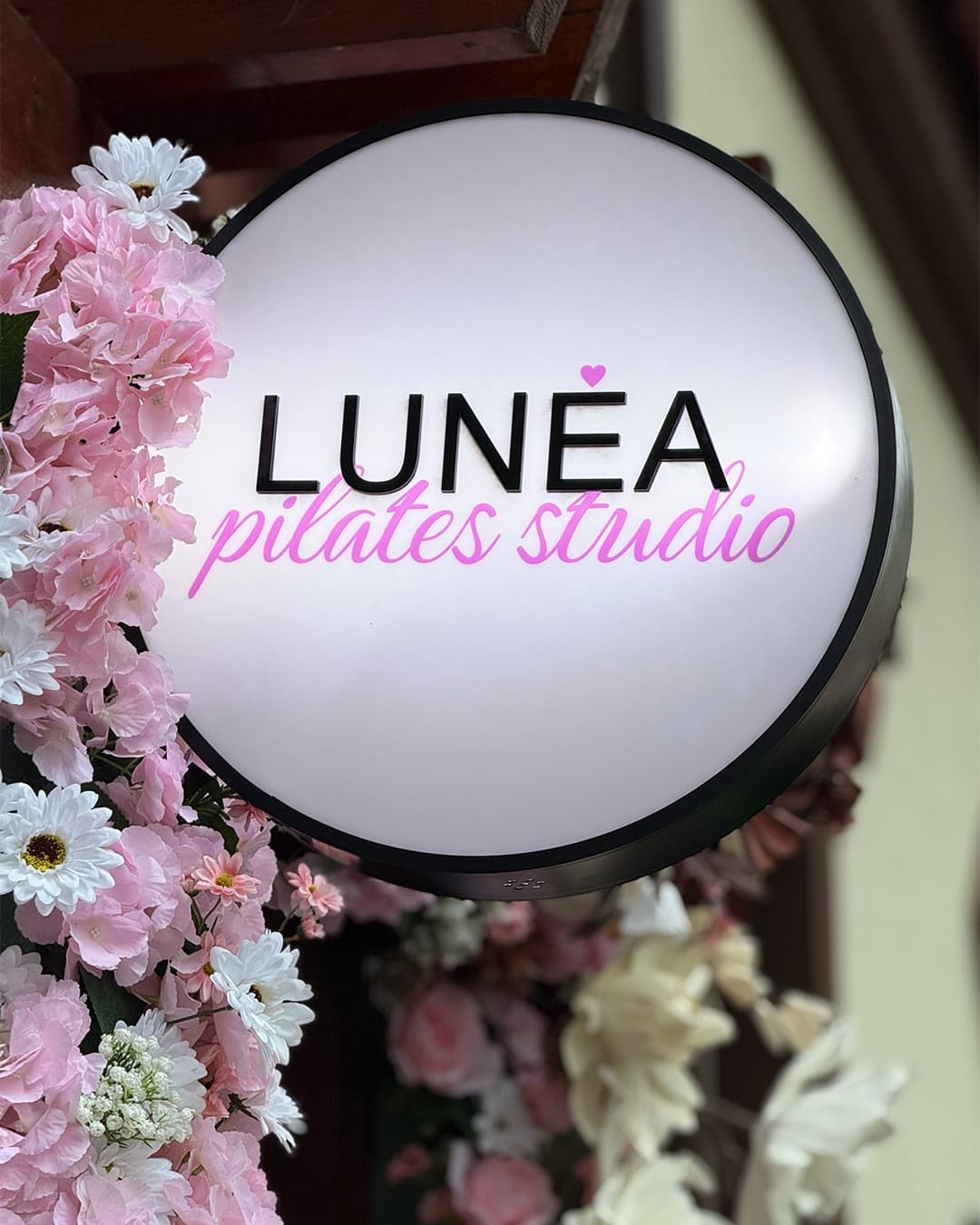 Firma LUNEA Pilates Studio